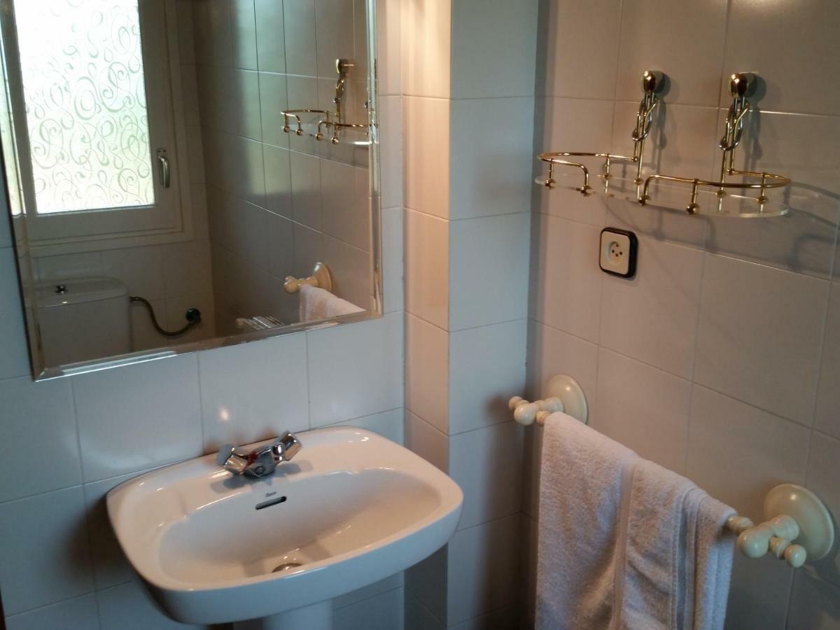 Villa Fabiola Fogas de Tordera Luaran gambar